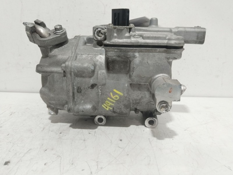 Recambio de compresor aire acondicionado para toyota yaris hybrid active referencia OEM IAM 0422001501  