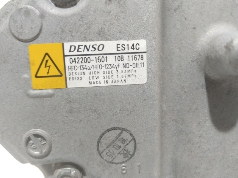 Recambio de compresor aire acondicionado para toyota yaris hybrid active referencia OEM IAM 0422001501  