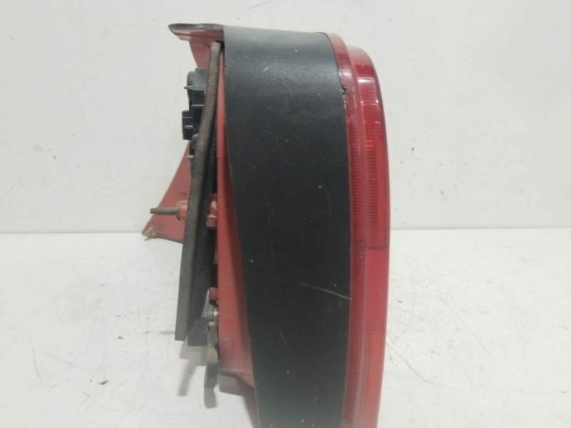 Recambio de piloto trasero derecho para volkswagen golf iv berlina (1j1) básico referencia OEM IAM 1J6945096Q  8891562