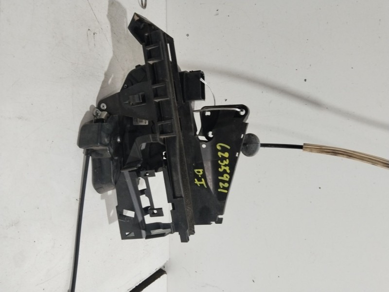 Recambio de cerradura puerta trasera izquierda para ford kuga i 2.0 tdci referencia OEM IAM 240014000  