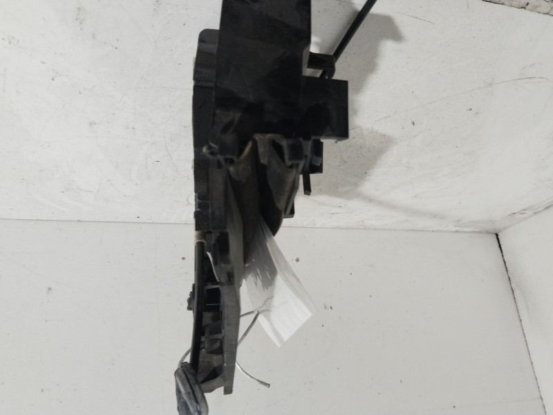 Recambio de cerradura puerta trasera izquierda para ford kuga i 2.0 tdci referencia OEM IAM 240014000  