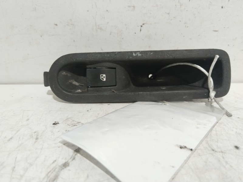 Recambio de mando elevalunas trasero derecho para renault scenic ii confort authentique referencia OEM IAM 156013870  