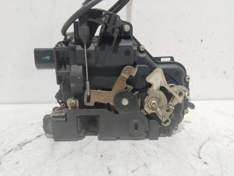 Recambio de cerradura puerta delantera derecha para volkswagen golf iv berlina (1j1) básico referencia OEM IAM PA66GF30  