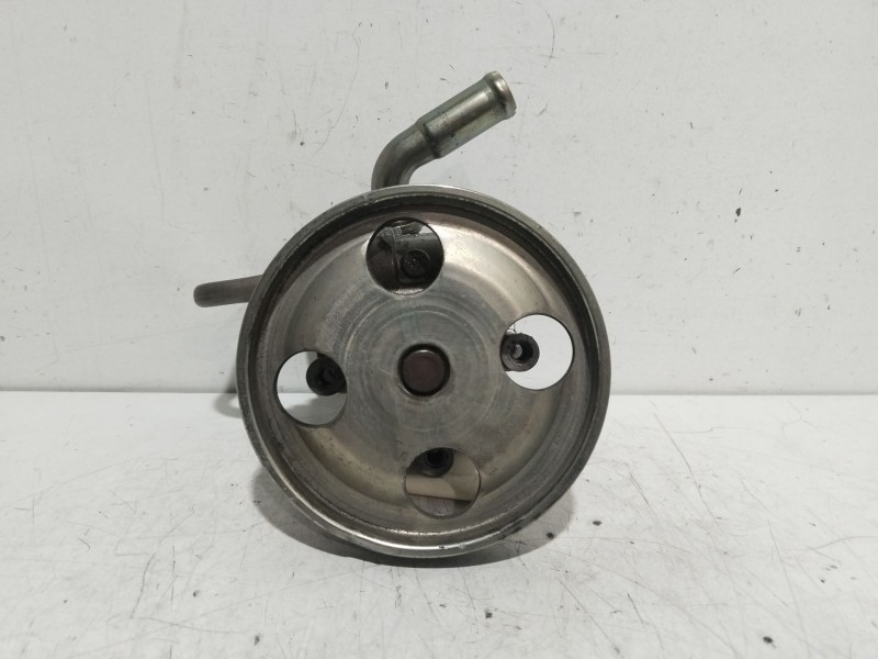 Recambio de bomba direccion para mazda 2 (dy) 1.4 cd referencia OEM IAM 2S6C3A696DC  