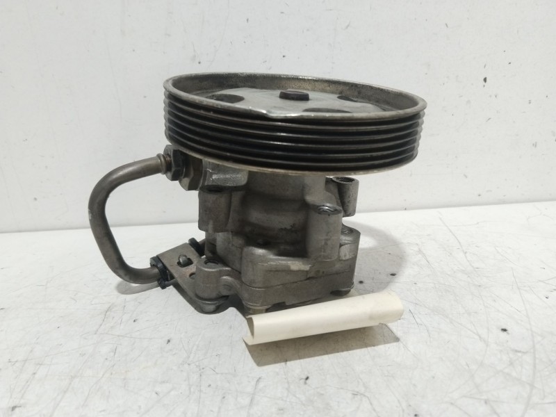 Recambio de bomba direccion para mazda 2 (dy) 1.4 cd referencia OEM IAM 2S6C3A696DC  