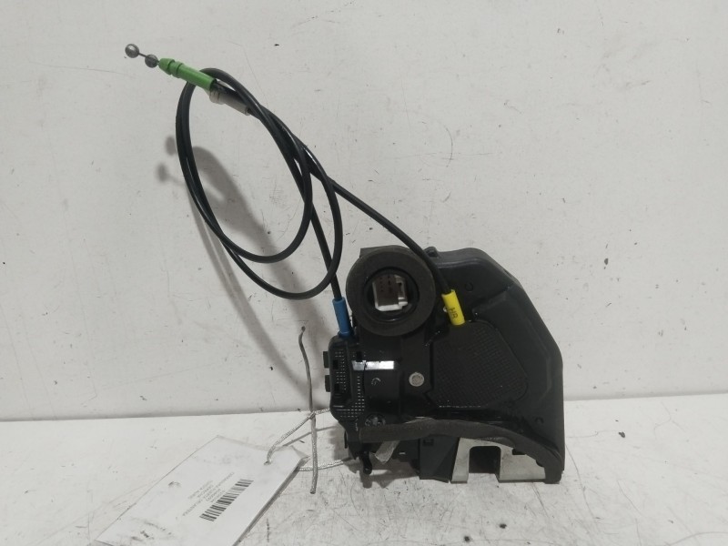 Recambio de cerradura puerta delantera derecha para toyota auris luna+ referencia OEM IAM A046693  
