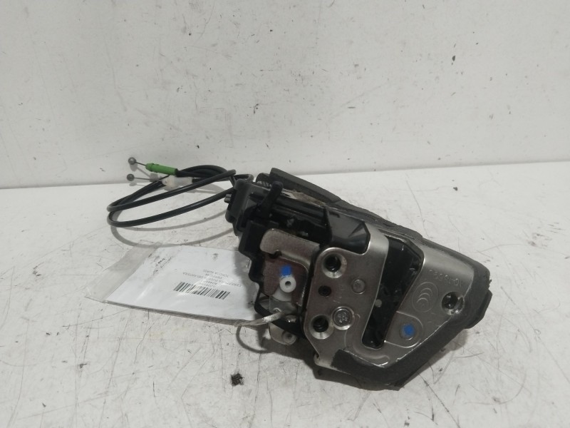 Recambio de cerradura puerta delantera derecha para toyota auris luna+ referencia OEM IAM A046693  