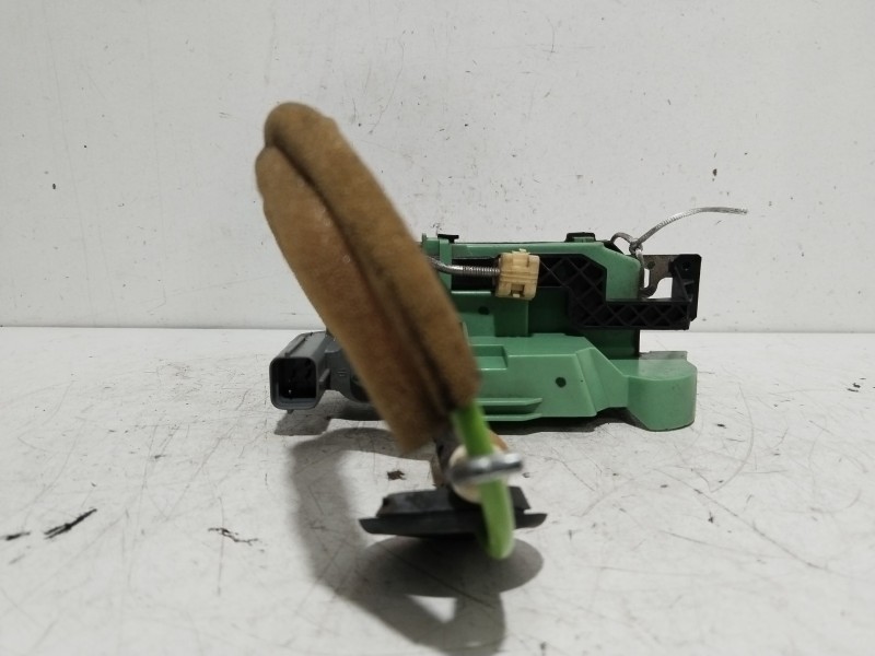 Recambio de cerradura puerta trasera derecha para fiat linea (110) easy referencia OEM IAM 51812333  