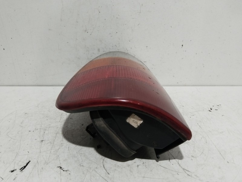 Recambio de piloto trasero derecho para volkswagen caddy ka/kb (9k9) familiar referencia OEM IAM 67723681  6K9946096