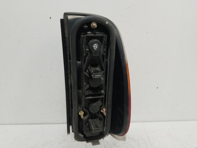 Recambio de piloto trasero derecho para volkswagen caddy ka/kb (9k9) familiar referencia OEM IAM 67723681  6K9946096