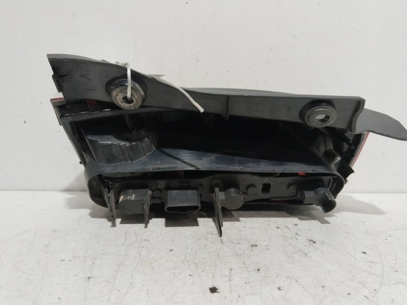 Recambio de piloto trasero izquierdo para nissan micra (k12e) acenta referencia OEM IAM 26559AX720  