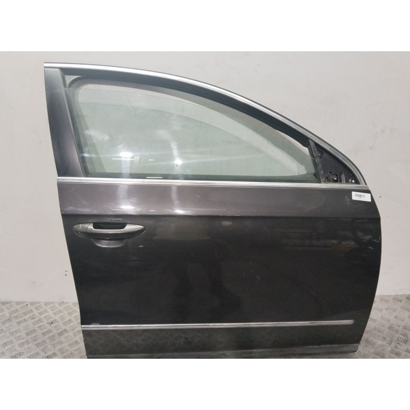 Recambio de puerta delantera derecha para volkswagen passat b6 (3c2) 2.0 tdi 16v referencia OEM IAM 3C4831056J  