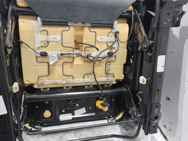 Recambio de asiento delantero derecho para peugeot 3008 i monospace (0u_) 2.0 hdi referencia OEM IAM 8846KC  