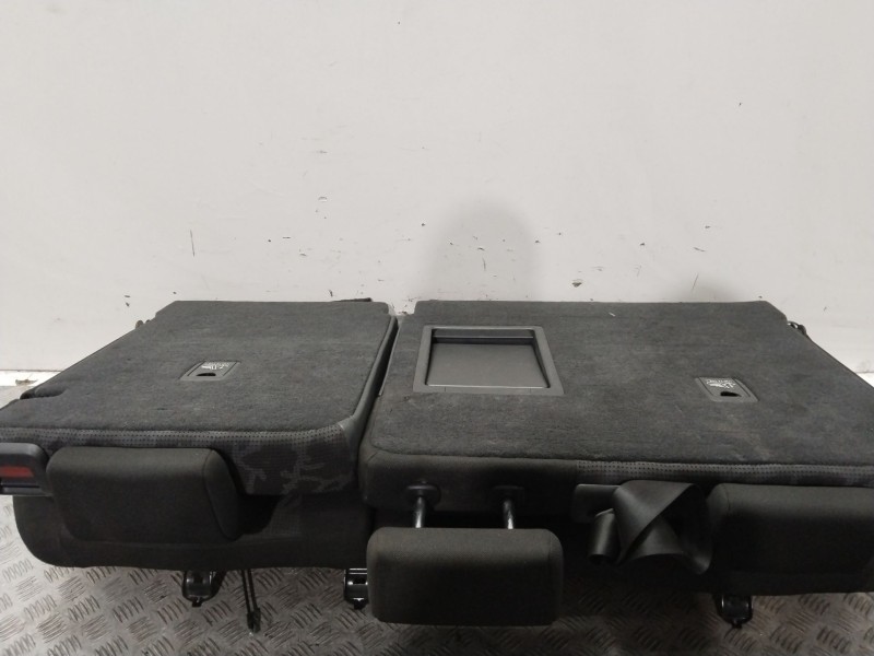 Recambio de asientos traseros para peugeot 3008 i monospace (0u_) 2.0 hdi referencia OEM IAM 8846LN  