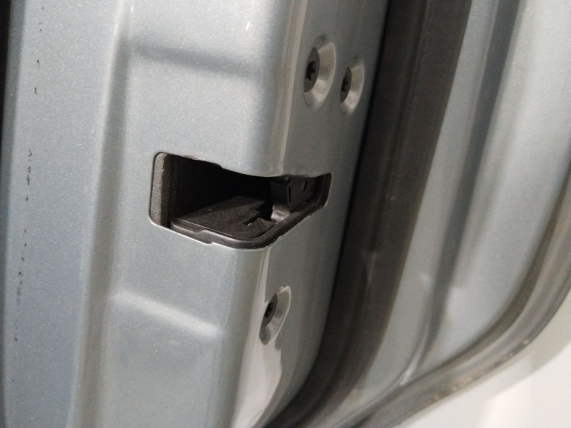 Recambio de puerta trasera derecha para ford mondeo ber. (ca2) ghia referencia OEM IAM 1694252  