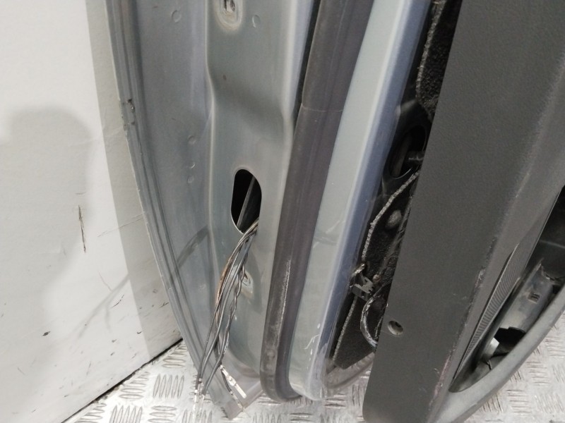 Recambio de puerta trasera derecha para ford mondeo ber. (ca2) ghia referencia OEM IAM 1694252  