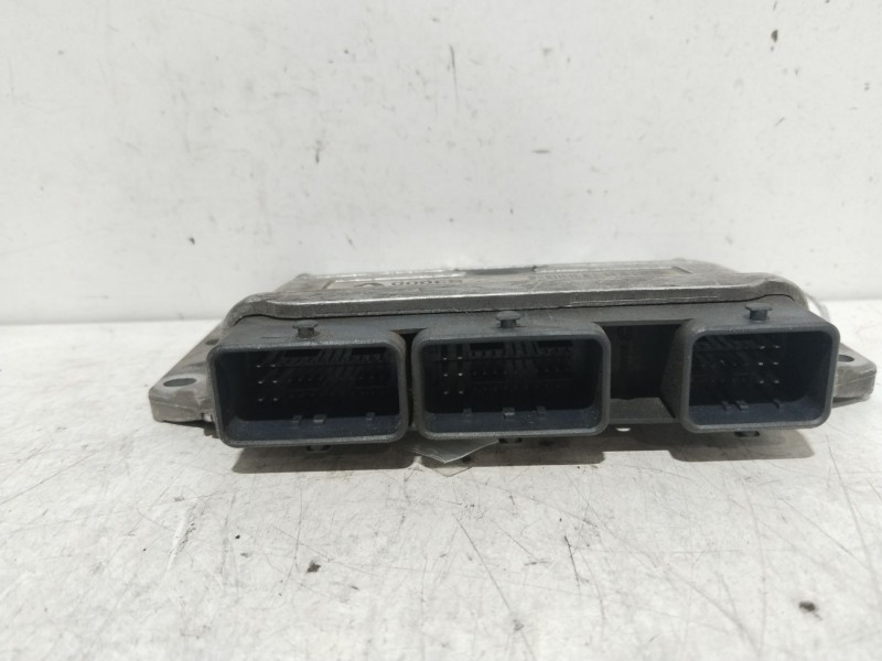 Recambio de centralita motor uce para renault scenic ii confort authentique referencia OEM IAM 8200387138   Recambio de centralita motor uce para renault scenic ii confort authentique referencia OEM IAM 8200387138