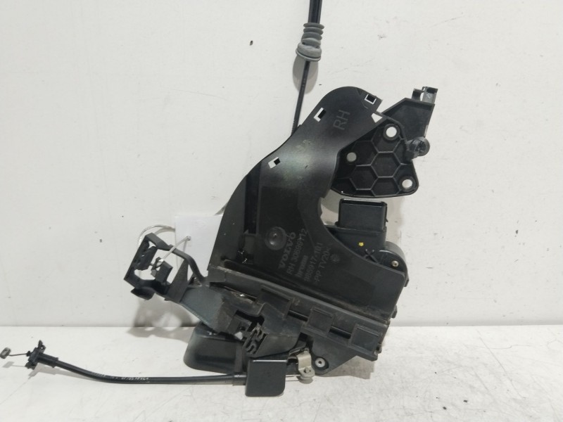 Recambio de cerradura puerta delantera derecha para volvo s40 berlina momentum referencia OEM IAM 30699112  