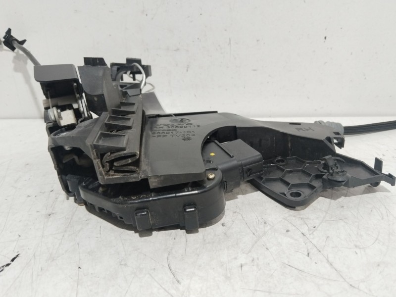 Recambio de cerradura puerta delantera derecha para volvo s40 berlina momentum referencia OEM IAM 30699112  