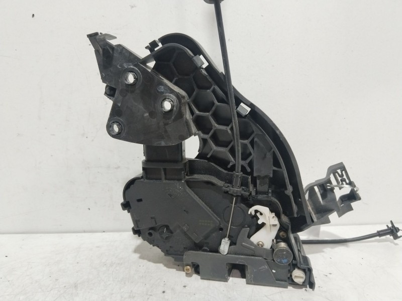 Recambio de cerradura puerta delantera derecha para volvo s40 berlina momentum referencia OEM IAM 30699112  