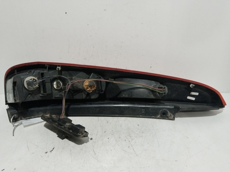 Recambio de piloto trasero derecho para ford fiesta (cbk) ambiente referencia OEM IAM 1324563  