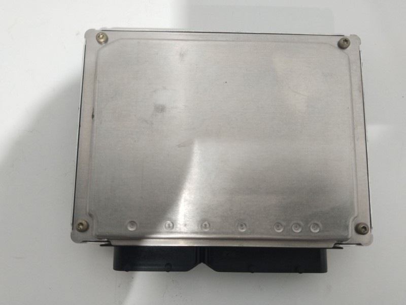 Recambio de centralita motor uce para audi a4 berlina (8e) 2.0 referencia OEM IAM 8E0907557  