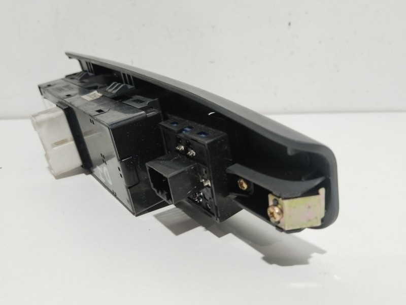 Recambio de mando elevalunas delantero izquierdo para kia cerato i sedán (ld) 1.6 referencia OEM IAM 621W05560   Recambio de mando elevalunas delantero izquierdo para kia cerato i sedán (ld) 1.6 referencia OEM IAM 621W05560