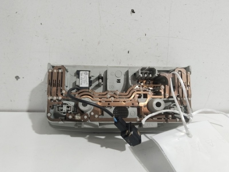 Recambio de luz interior delantera para seat toledo iv (kg3) 1.6 tdi referencia OEM IAM 3B0035711B  