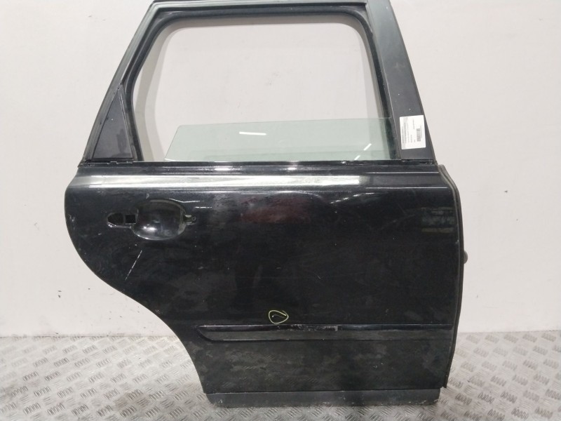 Recambio de puerta trasera derecha para volvo v50 familiar 1.8 momentum referencia OEM IAM  NEGRO 