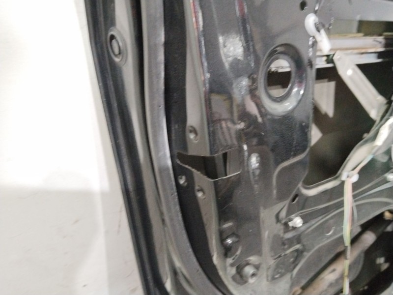 Recambio de puerta delantera izquierda para suzuki swift azg (nz) glx referencia OEM IAM 6800262J00  NEGRA