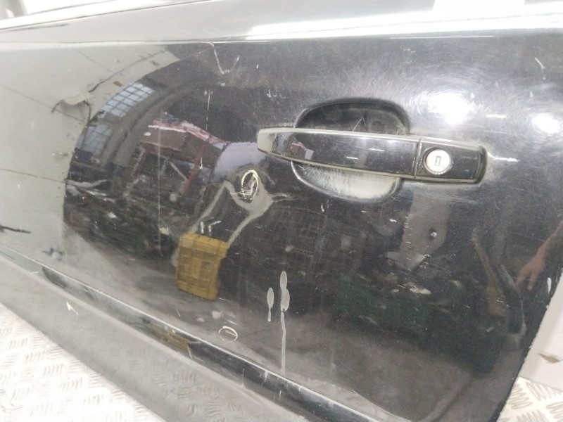 Recambio de puerta delantera izquierda para opel astra h berlina cosmo referencia OEM IAM 124084 NEGRO 