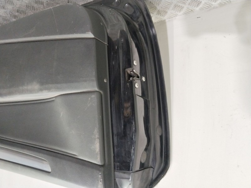 Recambio de puerta delantera izquierda para opel astra h berlina cosmo referencia OEM IAM 124084 NEGRO 