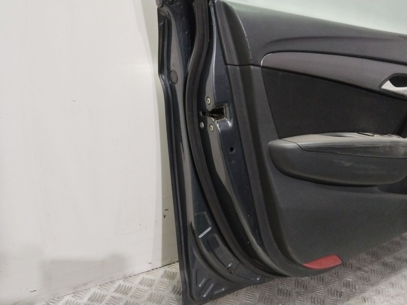 Recambio de puerta delantera izquierda para hyundai i40 cab bluedrive referencia OEM IAM 760033Z000  