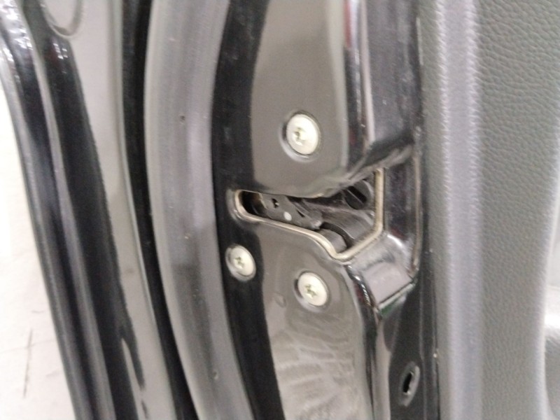 Recambio de puerta delantera izquierda para hyundai i40 cab bluedrive referencia OEM IAM 760033Z000  NEGRO