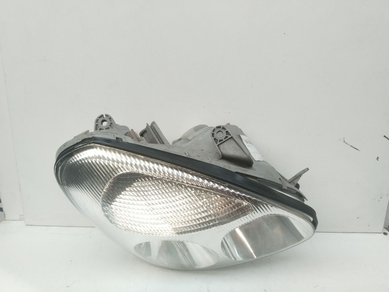 Recambio de faro derecho para daewoo nubira berlina cd referencia OEM IAM   