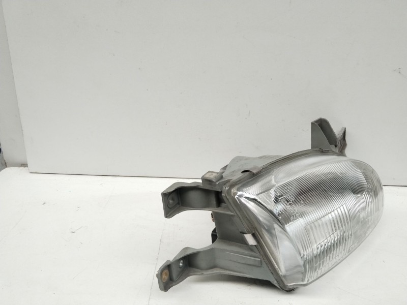 Recambio de faro derecho para hyundai accent (x3) 1.3 gls automático referencia OEM IAM 9210622060  