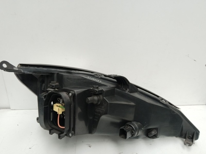 Recambio de faro derecho para ford focus berlina (cak) ambiente referencia OEM IAM 03897255  