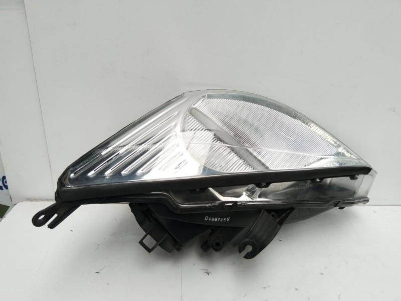 Recambio de faro derecho para ford focus berlina (cak) ambiente referencia OEM IAM 03897255  