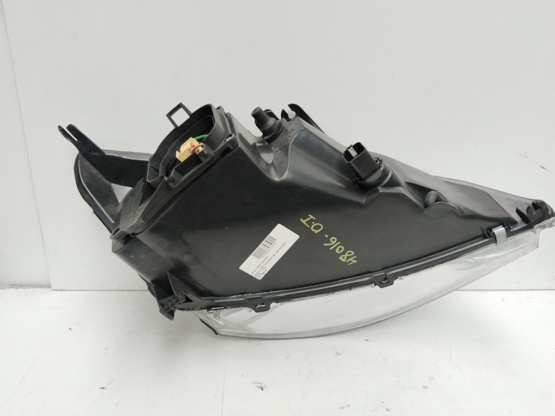 Recambio de faro derecho para ford focus berlina (cak) ambiente referencia OEM IAM 03897255  