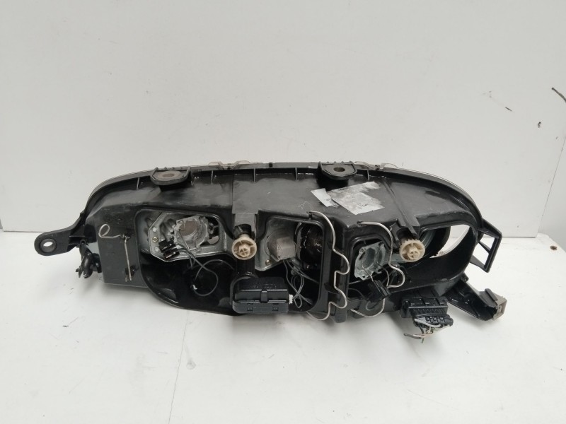 Recambio de faro derecho para fiat punto berlina (188) 1.9 d (i) referencia OEM IAM 0046522719  