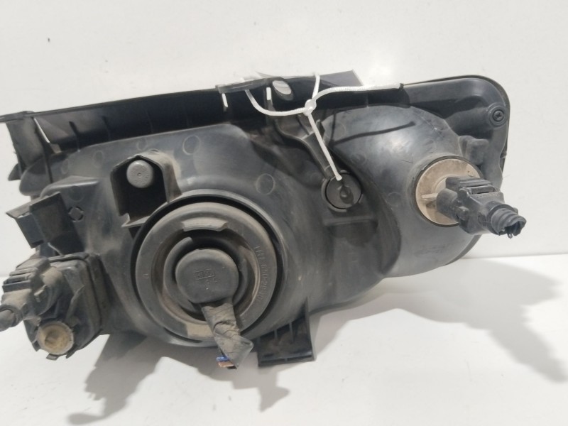 Recambio de faro derecho para hyundai matrix (fc) 1.5 crdi referencia OEM IAM 92102170  