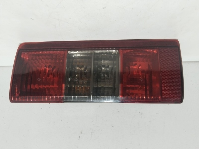 Recambio de piloto trasero derecho para opel combo tour 1.7 di 16v referencia OEM IAM E95302  