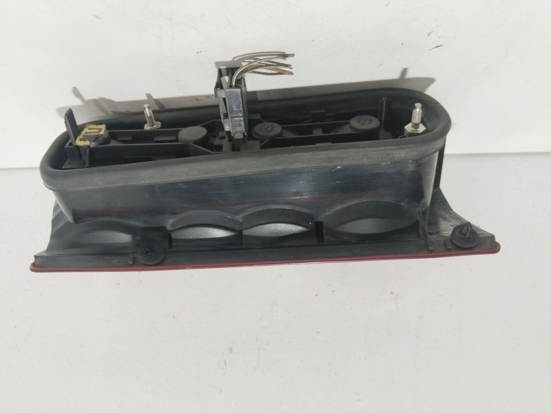 Recambio de piloto trasero derecho para opel combo tour 1.7 di 16v referencia OEM IAM E95302  