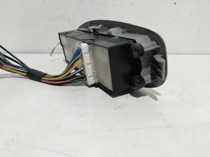 Recambio de mando elevalunas delantero izquierdo para nissan almera tino (v10m) acenta referencia OEM IAM 80961BU400  