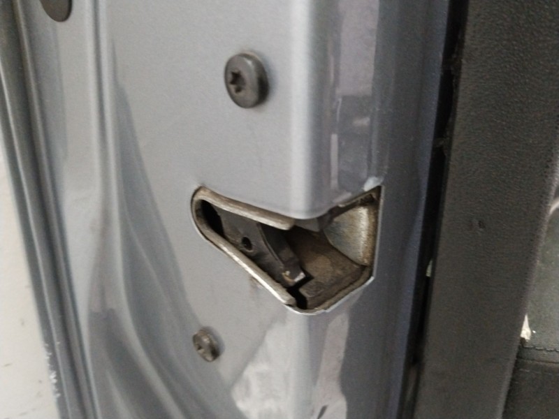 Recambio de puerta delantera izquierda para bmw 1 (e87) 120 d referencia OEM IAM 41515A2A381  