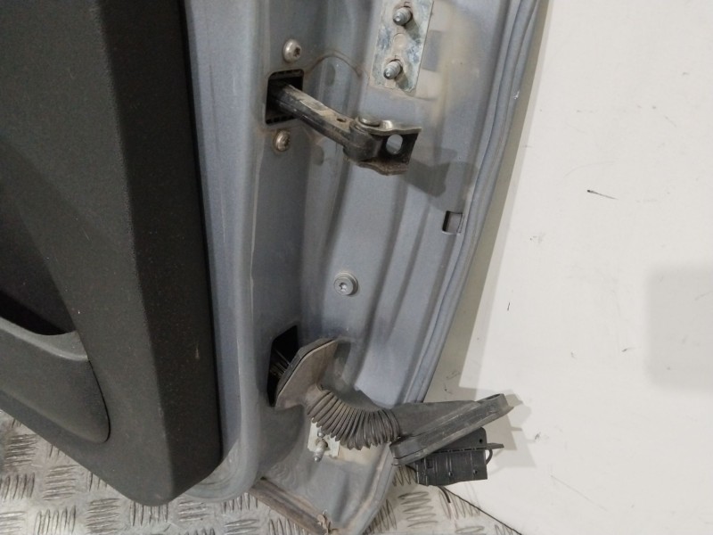 Recambio de puerta delantera izquierda para bmw 1 (e87) 120 d referencia OEM IAM 41515A2A381  