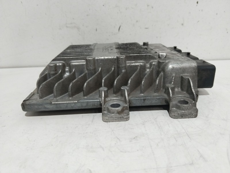 Recambio de centralita motor uce para citroën c3 1.4 hdi vivace referencia OEM IAM 5WS40068CT  