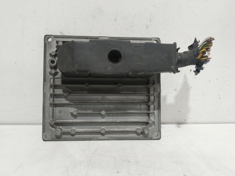 Recambio de centralita motor uce para ford fiesta (cbk) ambiente referencia OEM IAM S118107002L  2S6A12A650SH