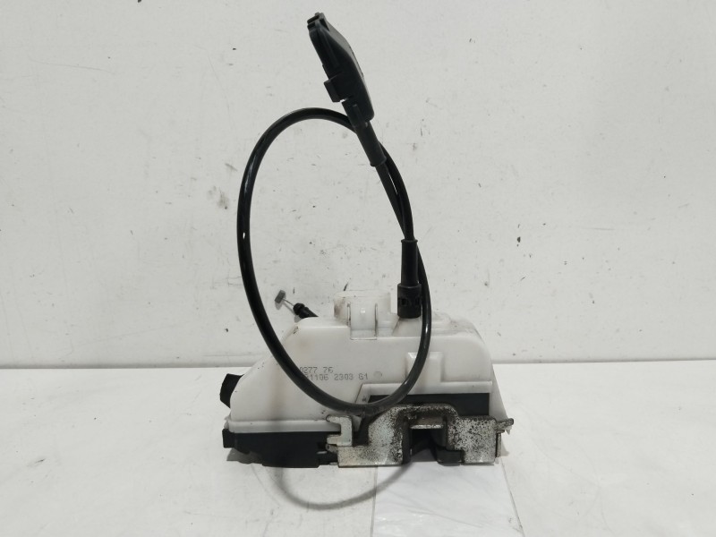 Recambio de cerradura puerta delantera izquierda para renault megane ii berlina 5p authentique referencia OEM IAM 027776  