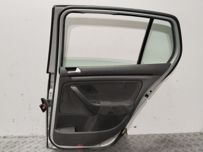 Recambio de puerta trasera derecha para volkswagen golf v (1k1) 1.9 tdi referencia OEM IAM 1K6833106J  PLATA
